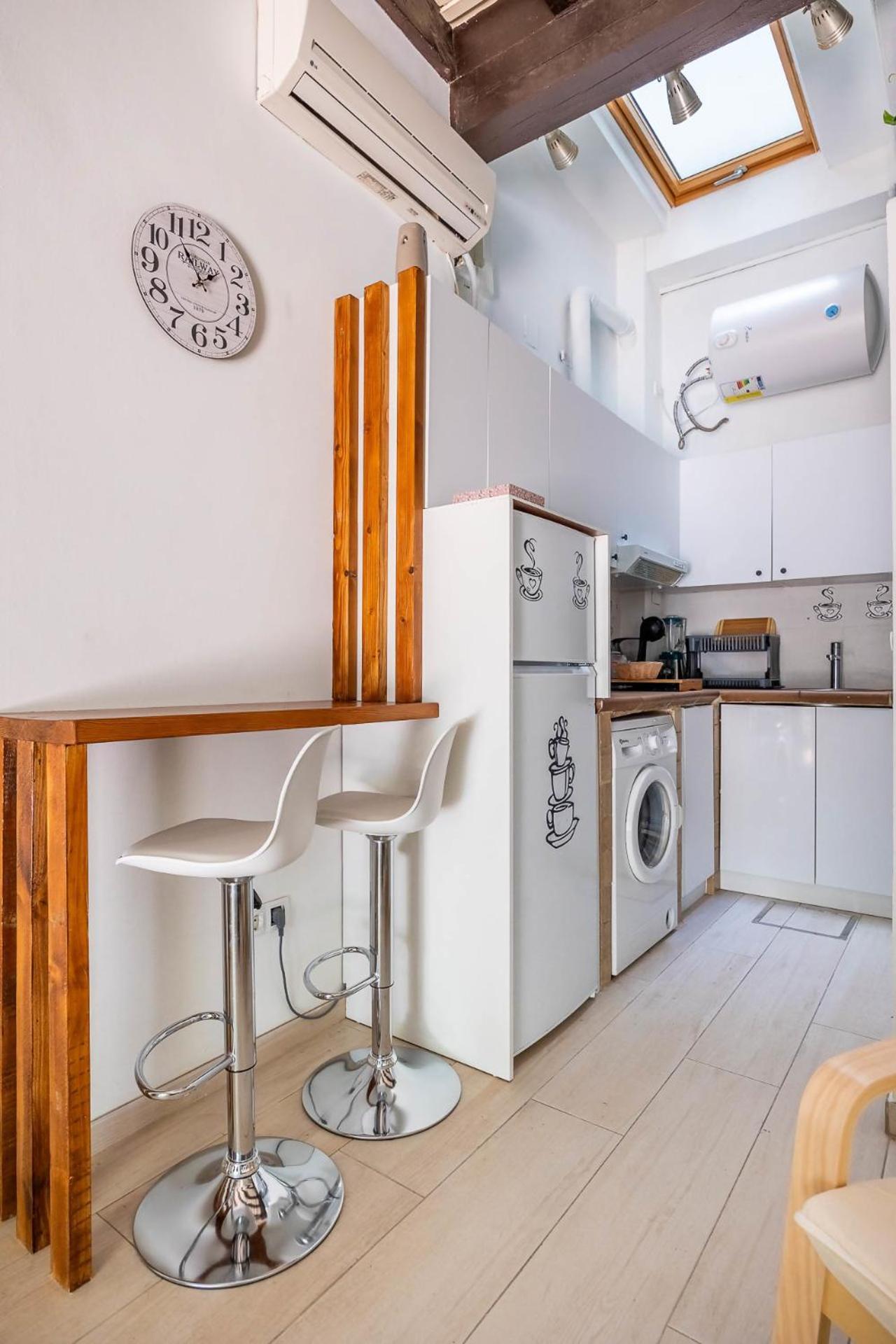 Comfy Away - Estudio En Patio De Vecinos En Las Setas Севилья Экстерьер фото